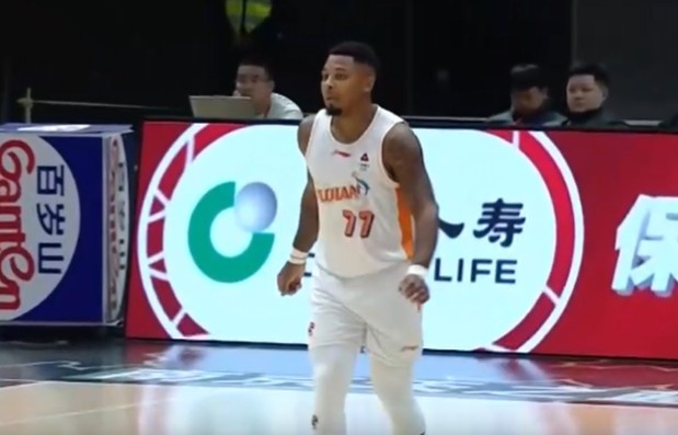 九游网页版-超级得分手！皮特森半场15分钟 9中5&amp;罚球7中7砍下20分4板3助